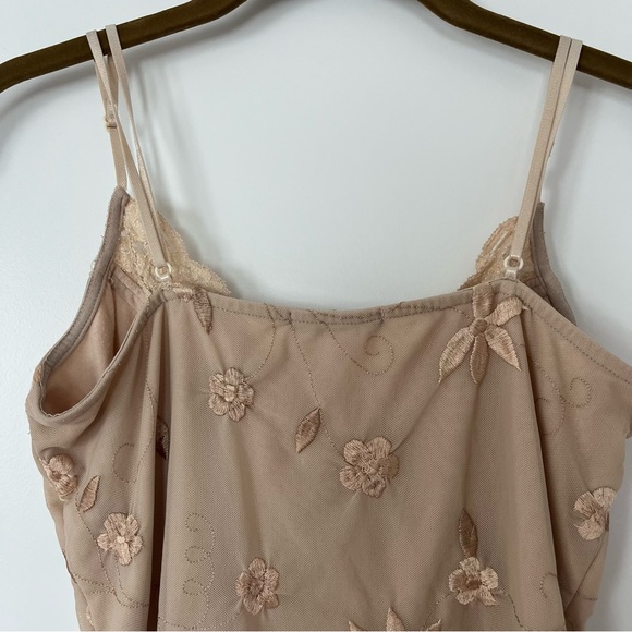 Casadei Medium Nude Beige Lace Trim Camisole Top with Lace Detail - Picture 5 of 6
